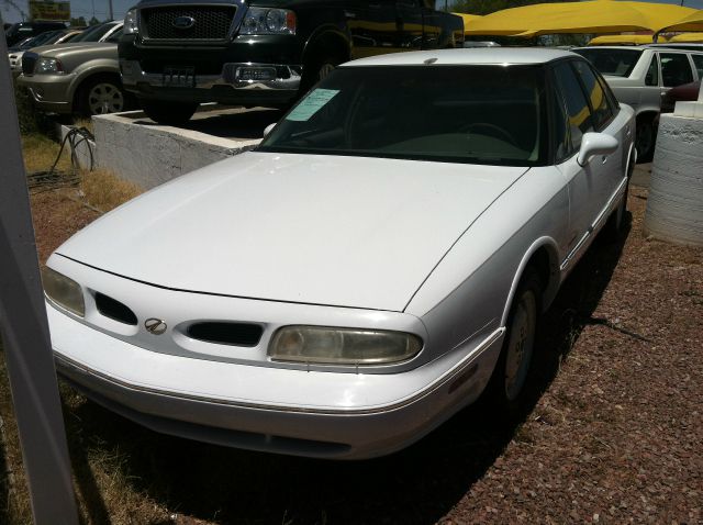 1999 Oldsmobile Regency LTZ 4WD W/sunroof