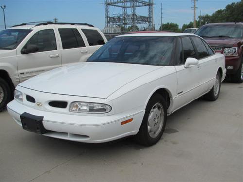 1999 Oldsmobile Regency LTZ 4WD W/sunroof