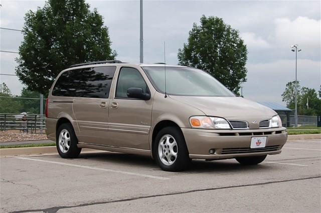 2003 Oldsmobile Silhouette 2008 Nissan SL