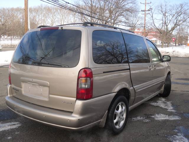 2003 Oldsmobile Silhouette S Sedan