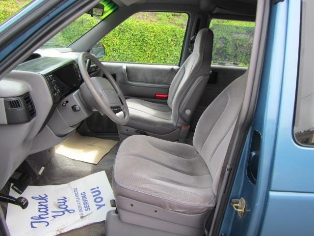 1993 Plymouth Grand Voyager SE