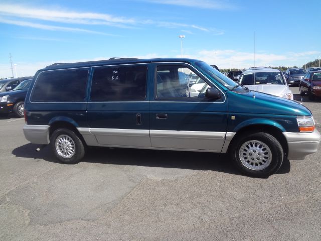 1994 Plymouth Grand Voyager FWD 4dr