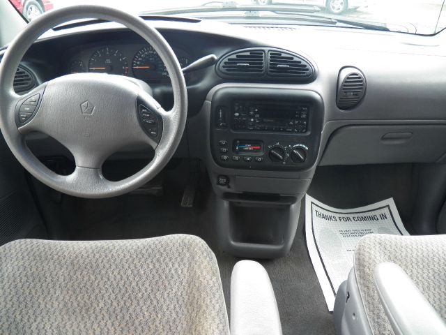 1999 Plymouth Grand Voyager SE