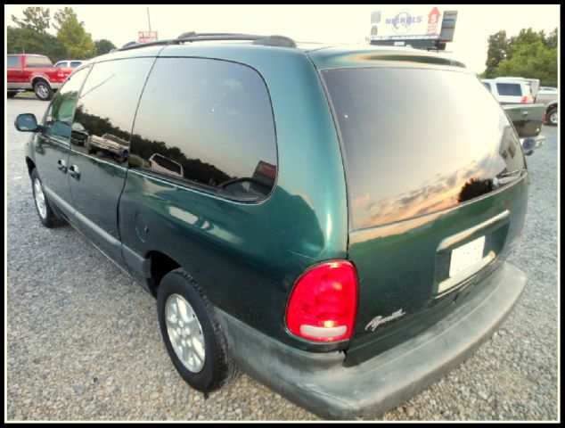 1999 Plymouth Grand Voyager SE