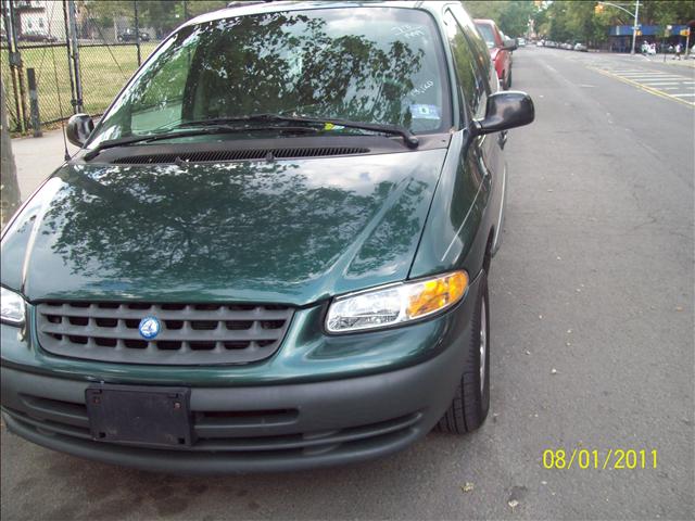 1999 Plymouth Grand Voyager Base