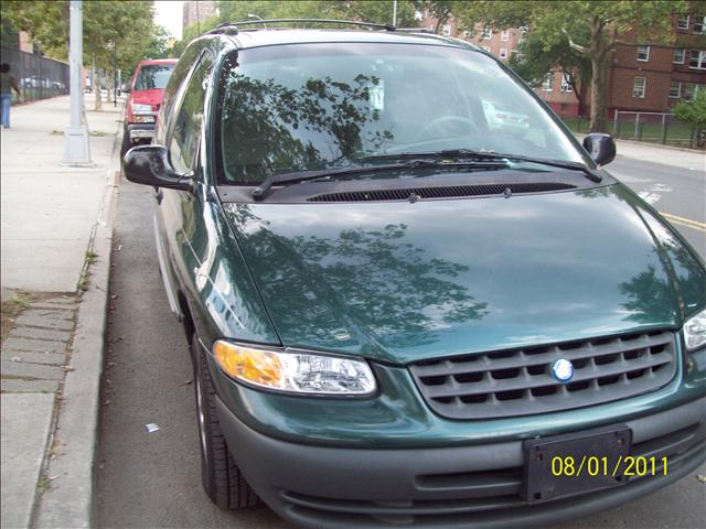 1999 Plymouth Grand Voyager Base