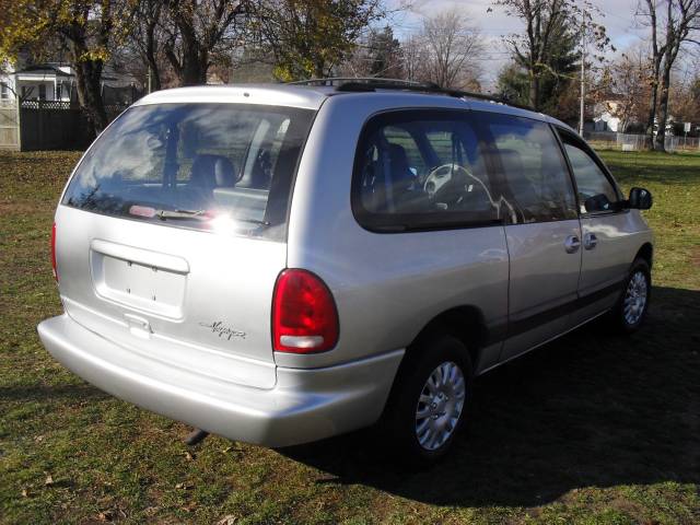 2000 Plymouth Grand Voyager SE