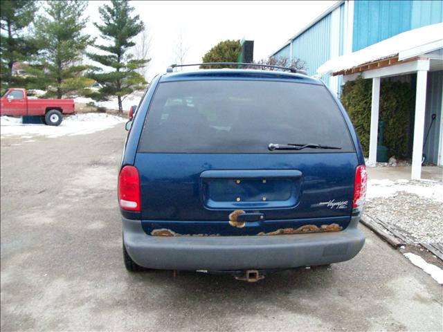 2000 Plymouth Grand Voyager SE