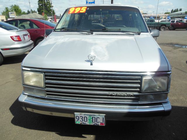 1988 Plymouth Voyager SE