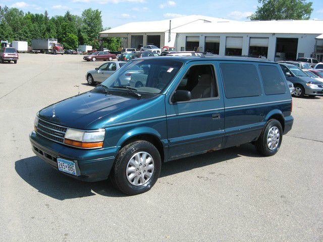 1995 Plymouth Voyager SE