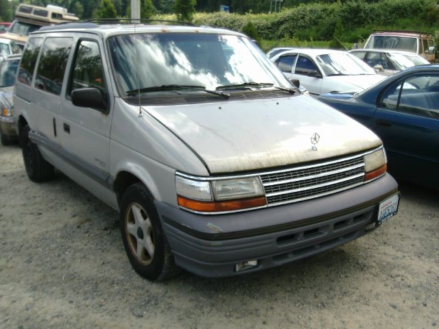 1995 Plymouth Voyager SE