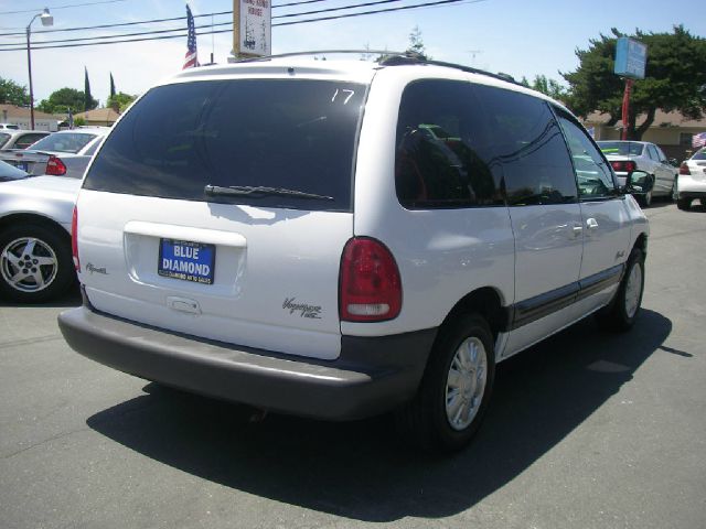 1999 Plymouth Voyager SE