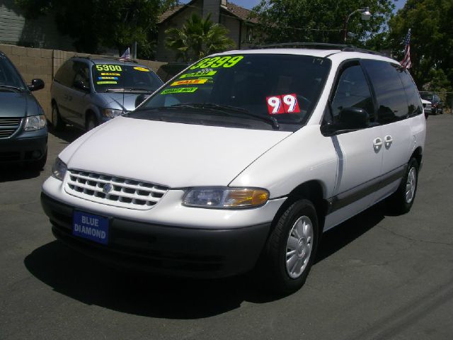 1999 Plymouth Voyager SE