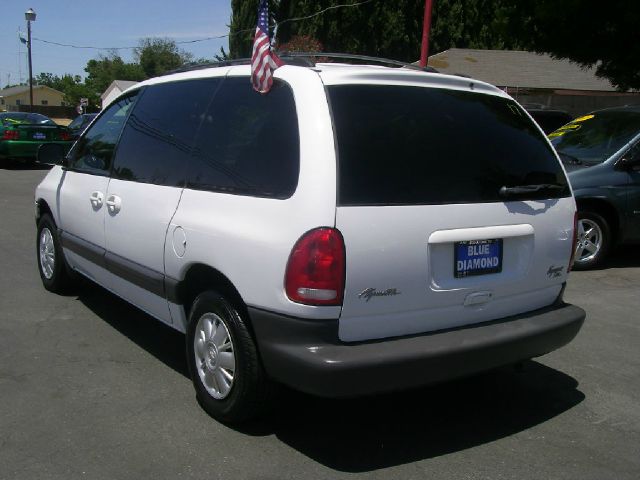 1999 Plymouth Voyager SE