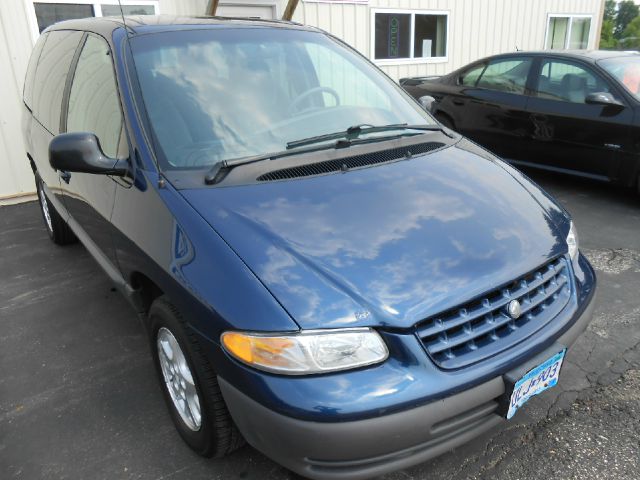 2000 Plymouth Voyager SE