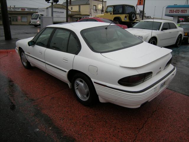 1992 Pontiac Bonneville 4DR Limited AWD