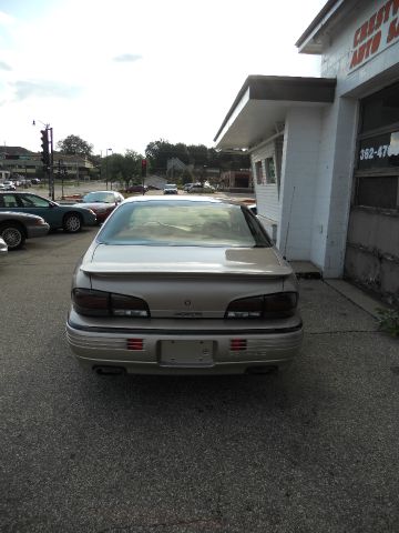 1995 Pontiac Bonneville 4DR Limited AWD