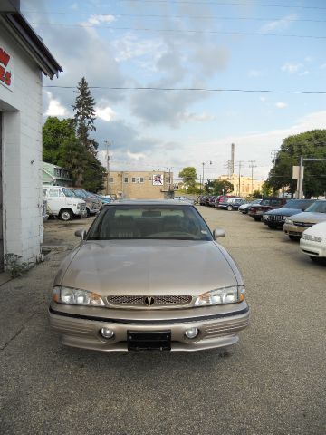 1995 Pontiac Bonneville 4DR Limited AWD