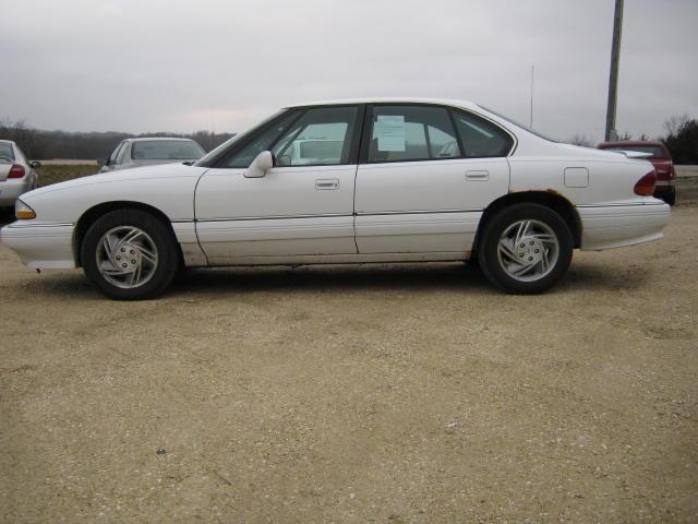 1995 Pontiac Bonneville SE