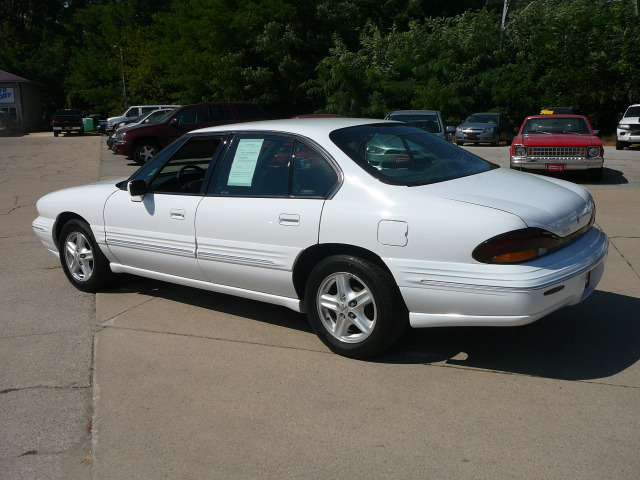 1996 Pontiac Bonneville SE