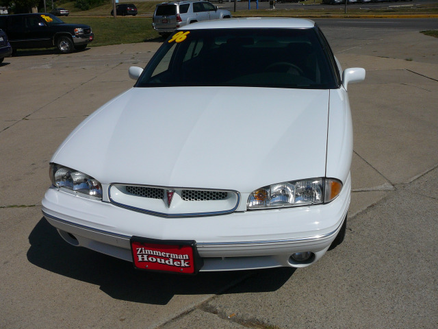 1996 Pontiac Bonneville SE