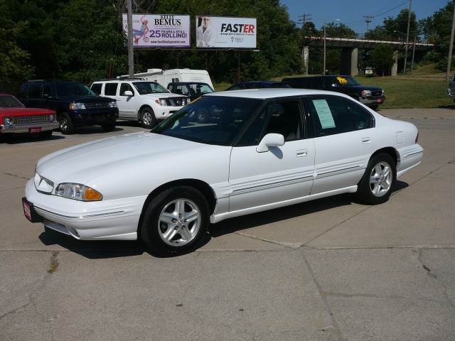 1996 Pontiac Bonneville SE