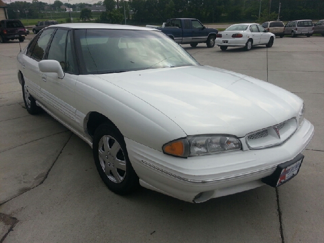 1996 Pontiac Bonneville 2006 Mercury Premier