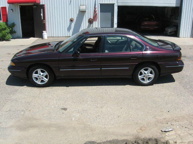 1997 Pontiac Bonneville SE