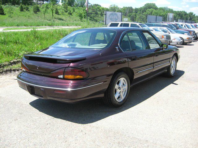 1997 Pontiac Bonneville SE