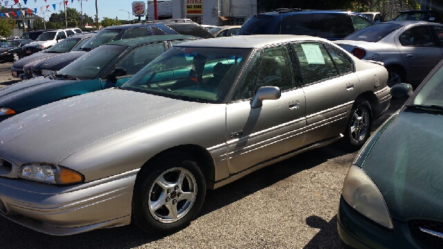 1998 Pontiac Bonneville SE