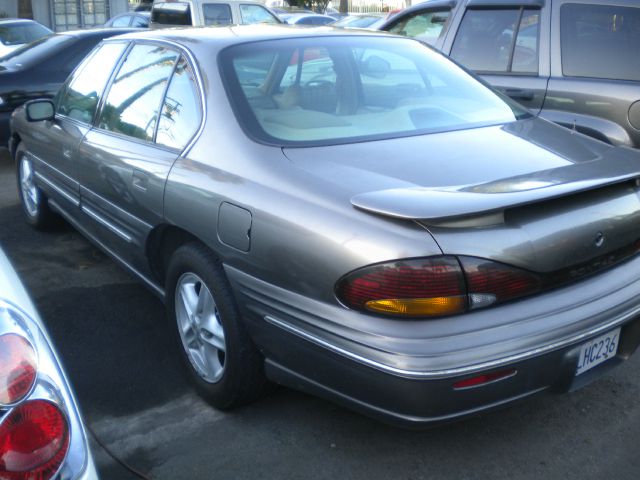 1999 Pontiac Bonneville SE