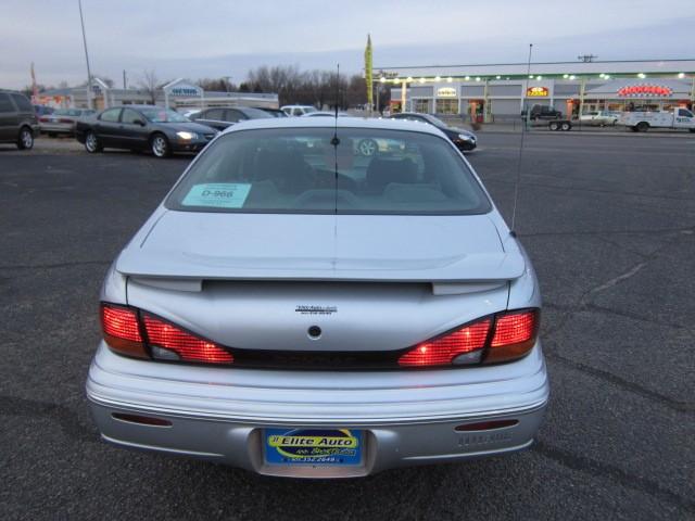 1999 Pontiac Bonneville SE