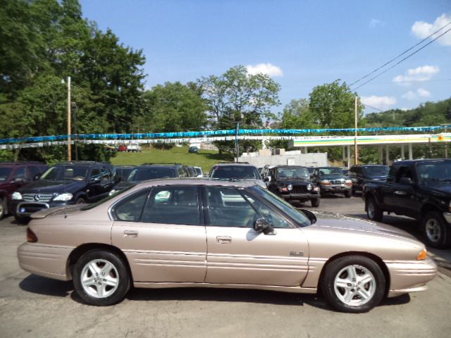 1999 Pontiac Bonneville SE