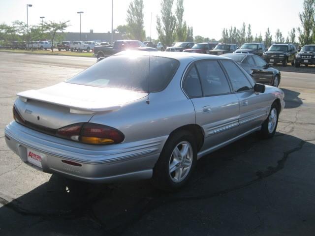 1999 Pontiac Bonneville SE