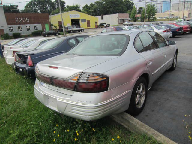 2000 Pontiac Bonneville SE