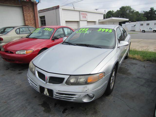 2000 Pontiac Bonneville SE