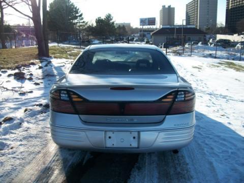 2000 Pontiac Bonneville SE