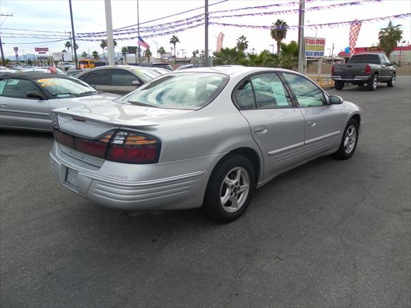 2000 Pontiac Bonneville SE