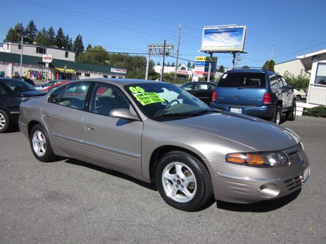 2000 Pontiac Bonneville SE