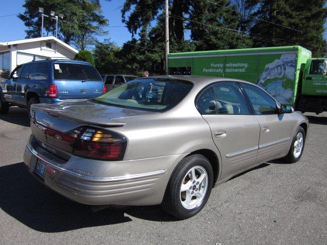 2000 Pontiac Bonneville SE