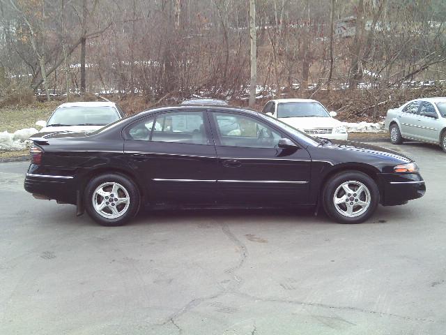 2000 Pontiac Bonneville SE