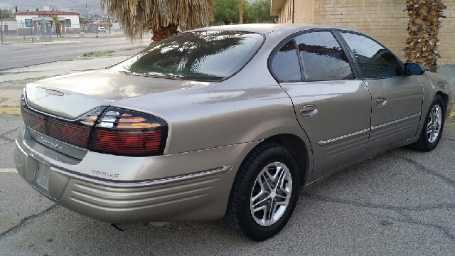 2000 Pontiac Bonneville SE