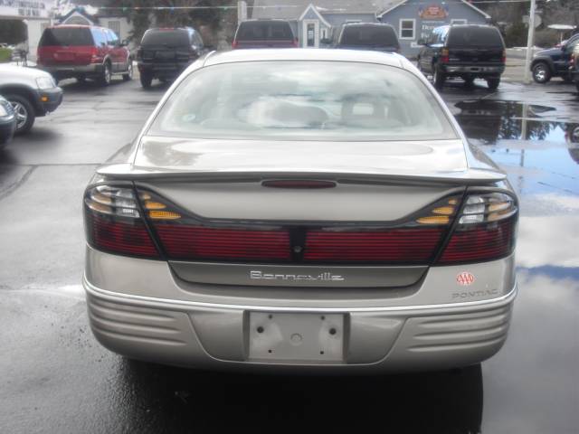 2000 Pontiac Bonneville SE