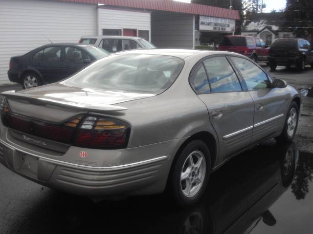 2000 Pontiac Bonneville SE