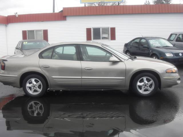 2000 Pontiac Bonneville SE