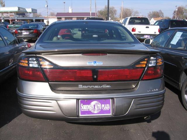 2000 Pontiac Bonneville SE