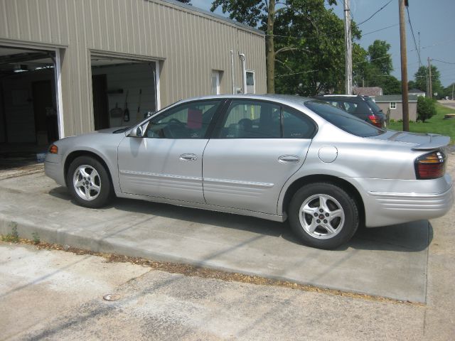 2000 Pontiac Bonneville SE