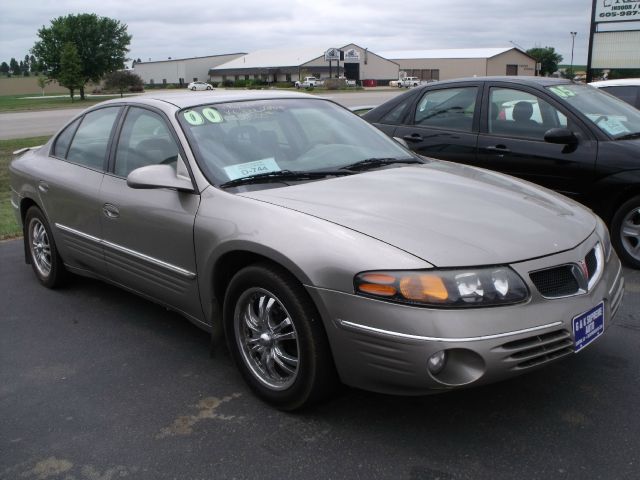 2000 Pontiac Bonneville SE