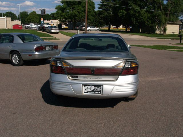 2001 Pontiac Bonneville SE