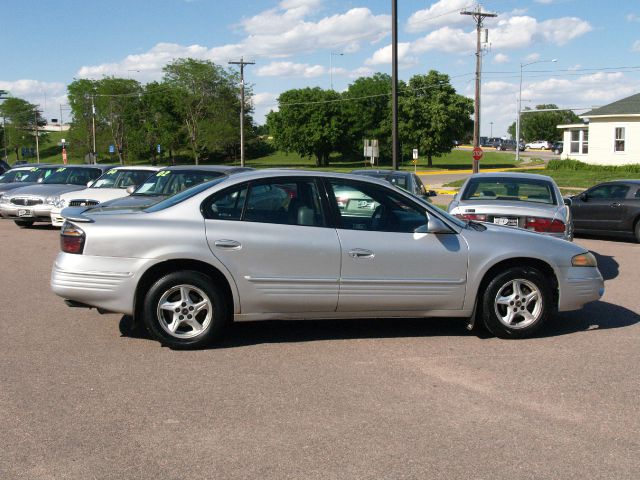 2001 Pontiac Bonneville SE